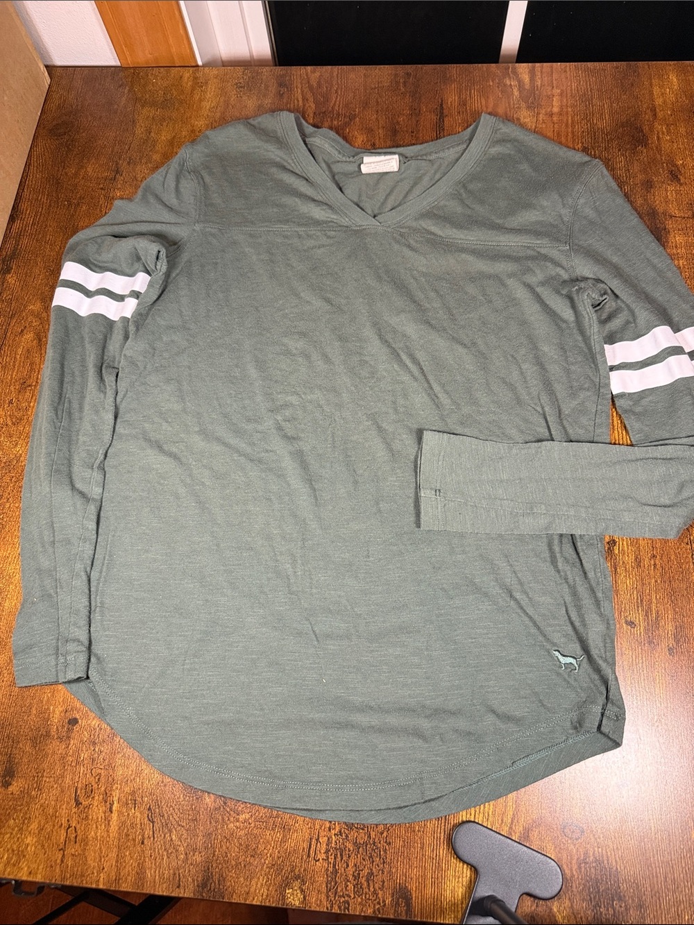 PINK Victoria’s Secret XXS Olive Green Varsity Long Sleeve Dog Logo Tee